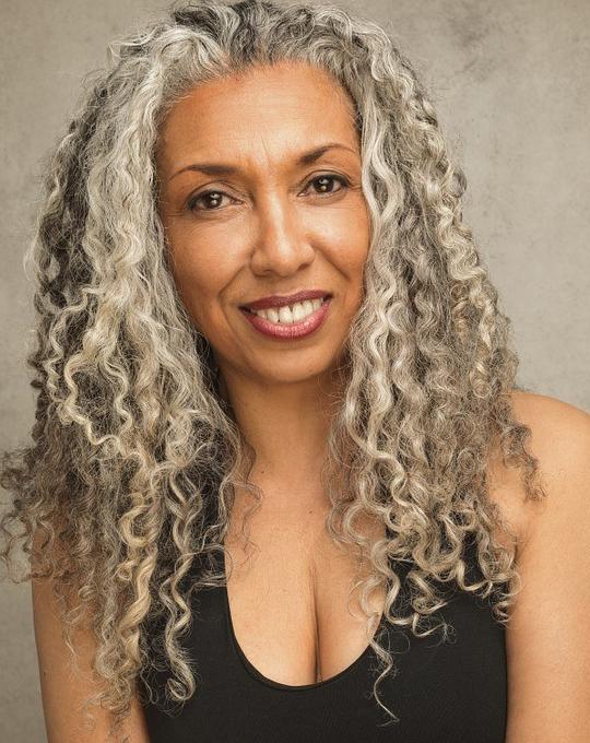 莱斯利·艾文 Lesley Ewen照片