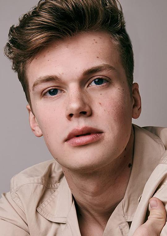 本·杰克森·沃克 Ben Jackson Walker照片