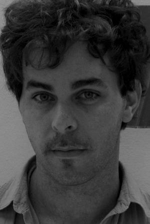 阿列霍·莫吉兰斯基 Alejo Moguillansky照片