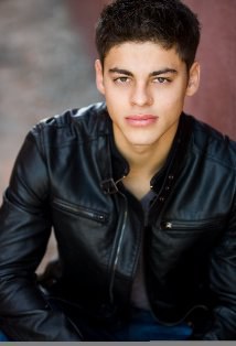 克里斯·彼得罗夫斯基 Chris Petrovski照片