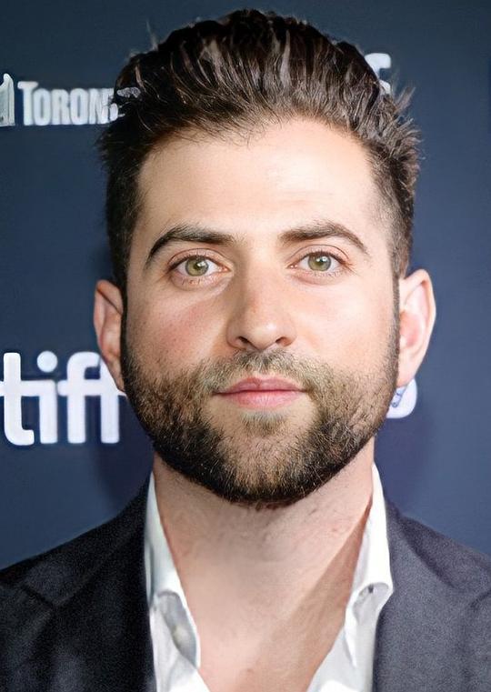 扎克瑞·维贡 Zachary Wigon照片