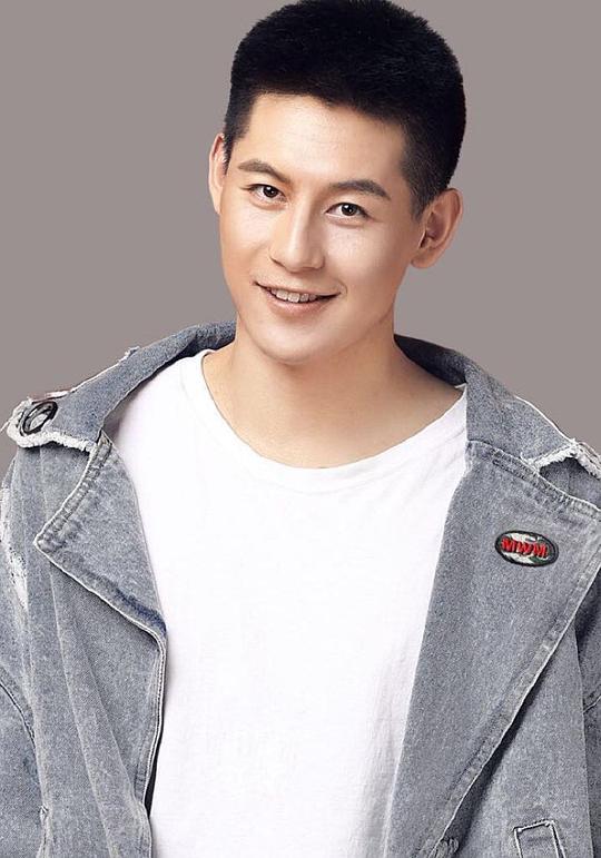 岳鹏飞 Pengfei Yue照片