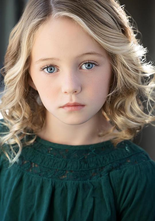 帕克斯顿·卡维利 Paxton Carville照片