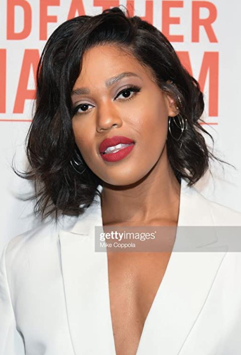 安托瓦内特·克罗-拉杰西 Antoinette Crowe-Legacy照片