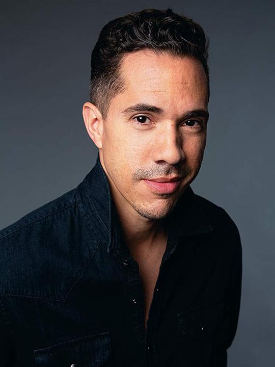 乔伊·奥扎纳 Joey Auzenne照片