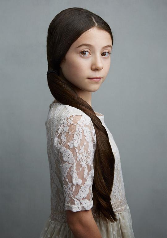 米莉·基斯 Millie Kiss照片