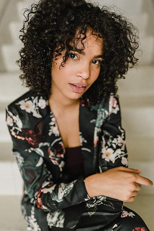 内斯塔·库珀 Nesta Cooper照片