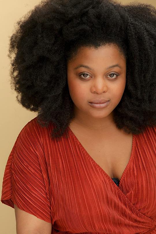 吉米索拉·艾库美罗 Gbemisola Ikumelo照片