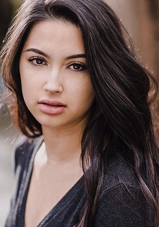 凯拉·海勒 Kayla Heller照片