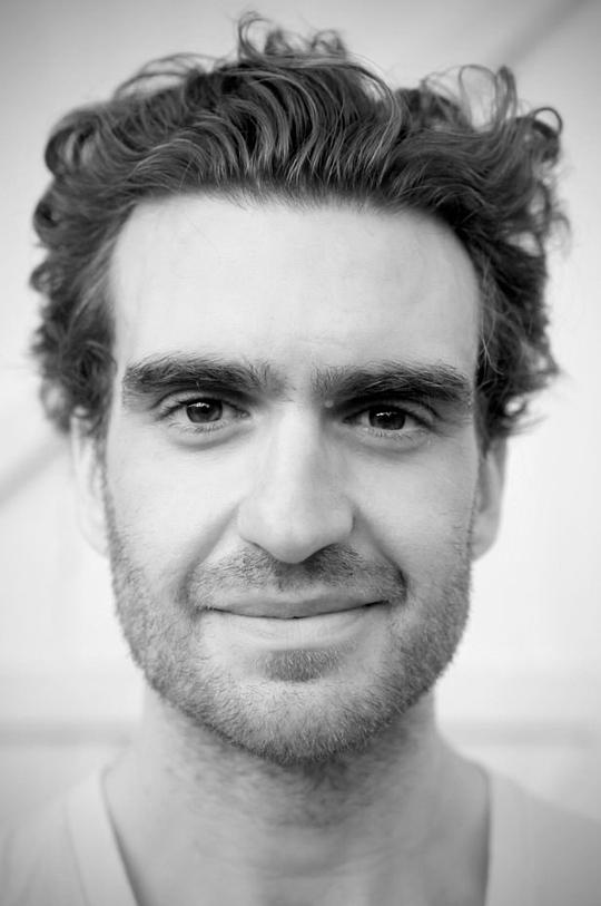 乔治·巴兹尔 George Basil照片