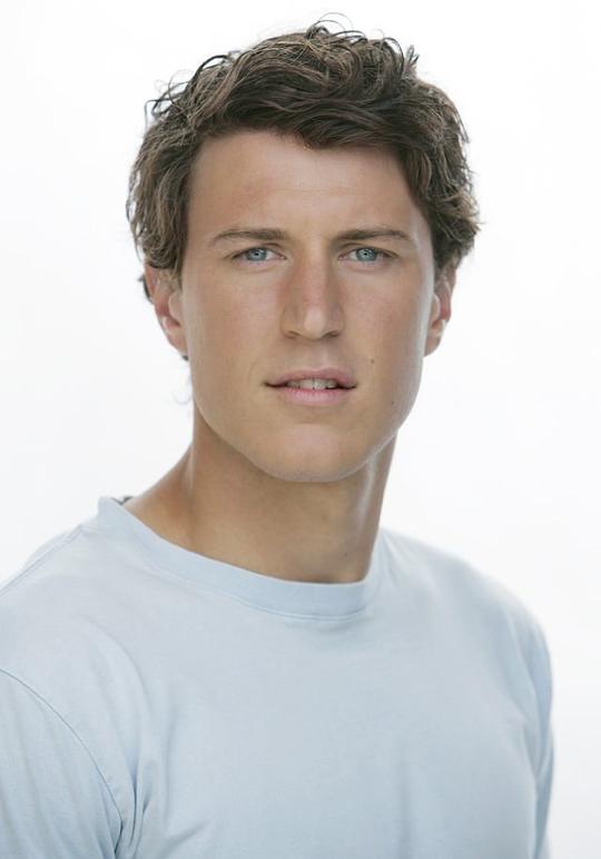 阿隆·贾库本科 Aaron Jakubenko照片