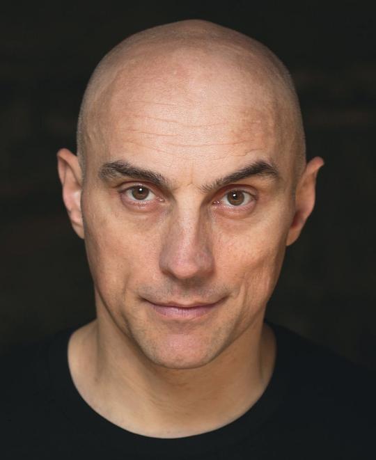 托尼·诺莫夫斯基 Tony Naumovski照片