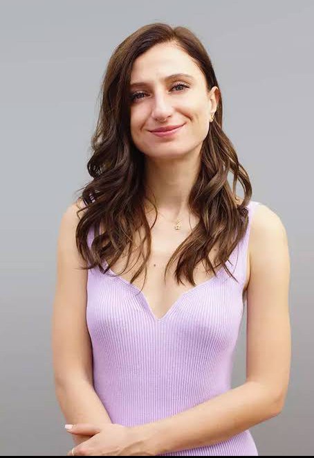 内扎凯特·埃尔登 Nezaket Erden照片