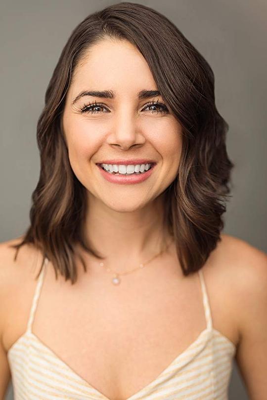 罗莉凯恩 Raleigh Cain照片