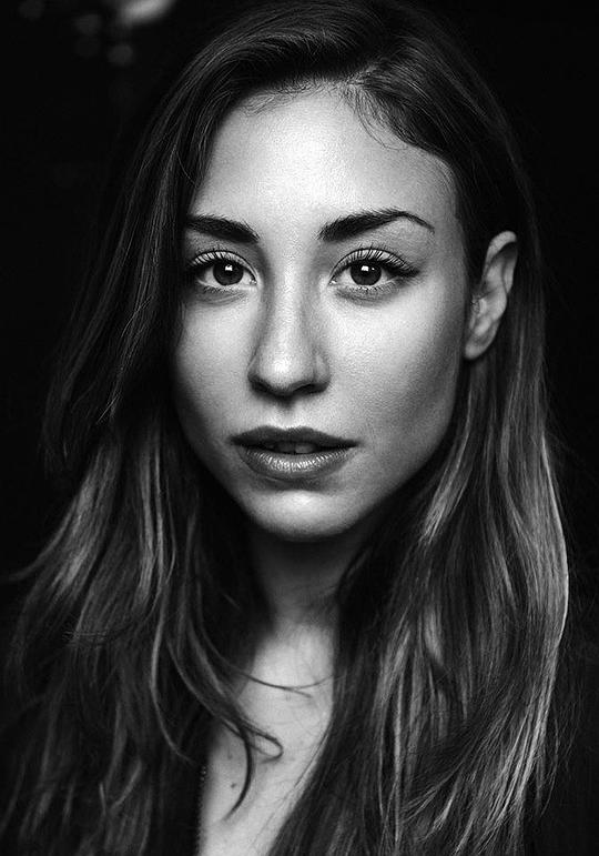 玛德琳·马丁 Madeleine Martin照片