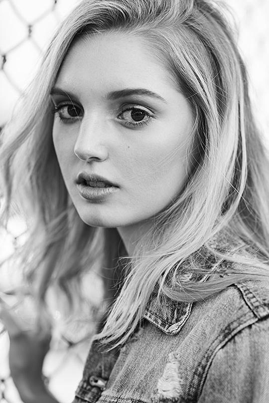 凯特琳·伯纳德 Kaitlyn Bernard照片