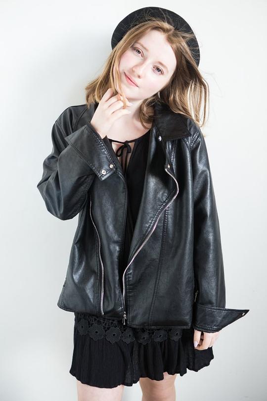 芙恩·迪肯 Fern Deacon照片