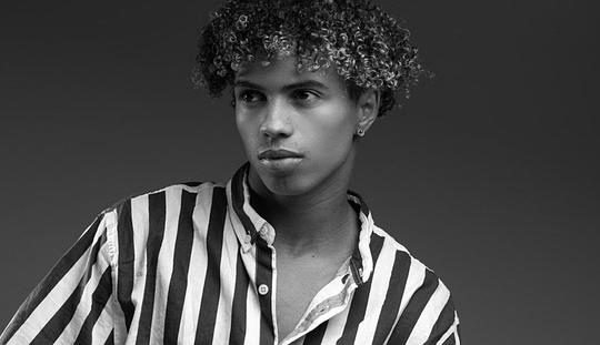 卡利法·波顿 Kalifa Burton照片