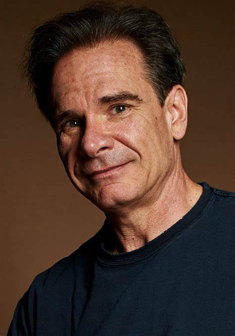 彼得·斯科拉里 Peter Scolari照片