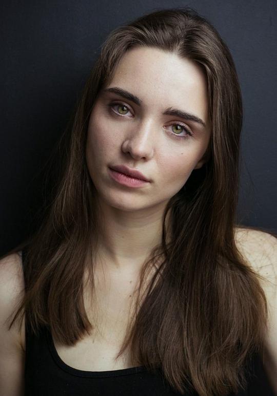 维多利亚·菲卢斯 Wiktoria Filus照片