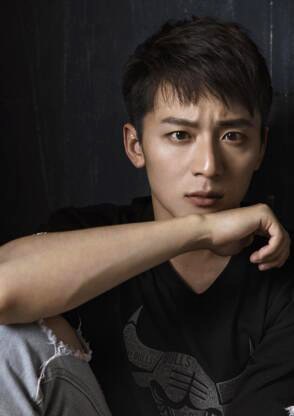 何其炜 Qiwei He照片