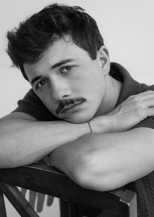 布拉德利·史蒂文·派瑞 Bradley Steven Perry照片