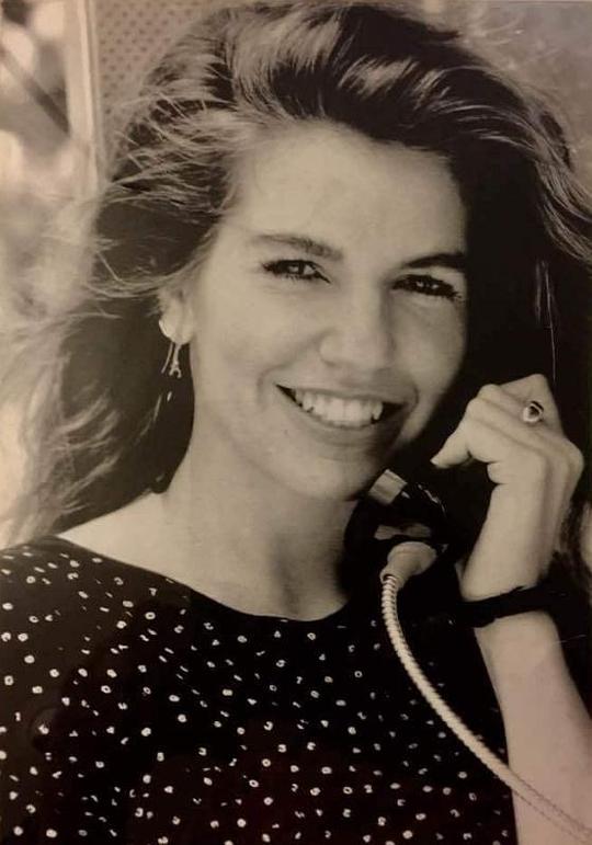 丽兹·卡梅隆 Liz Cameron照片