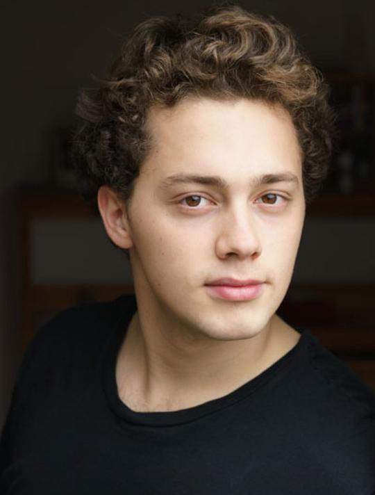 安塞尔姆·布雷斯哥特 Anselm Bresgott照片