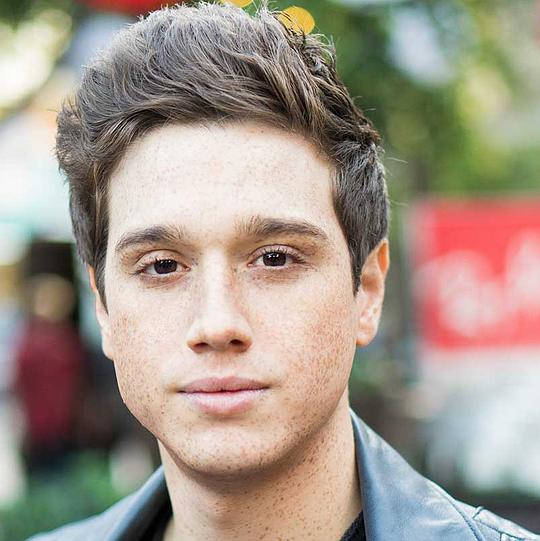 切斯特·拉欣 Chester Rushing照片