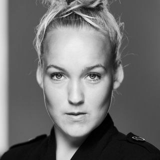 杰西卡·迪内奇 Jessica Dinnage照片