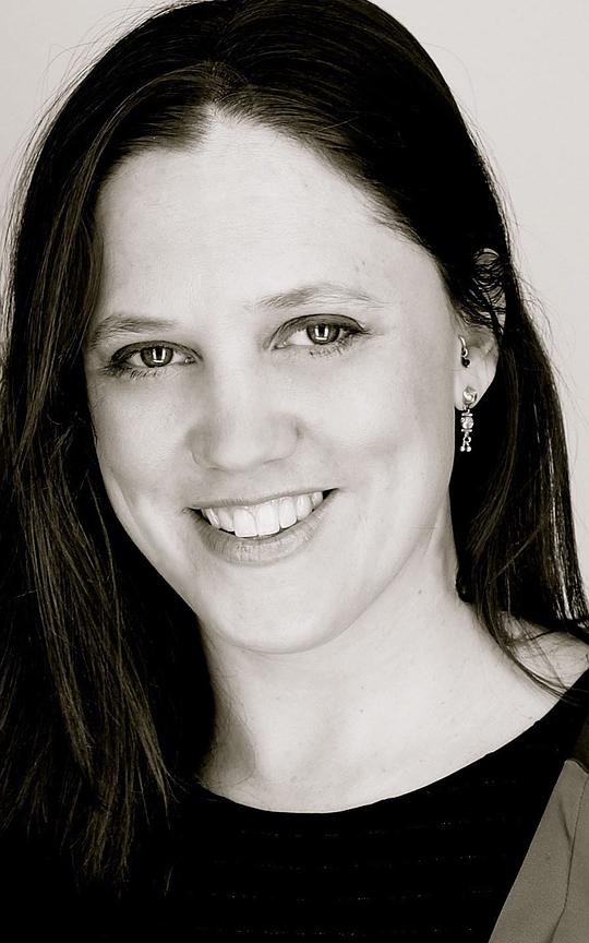 海迪·埃温 Heidi Ewing照片