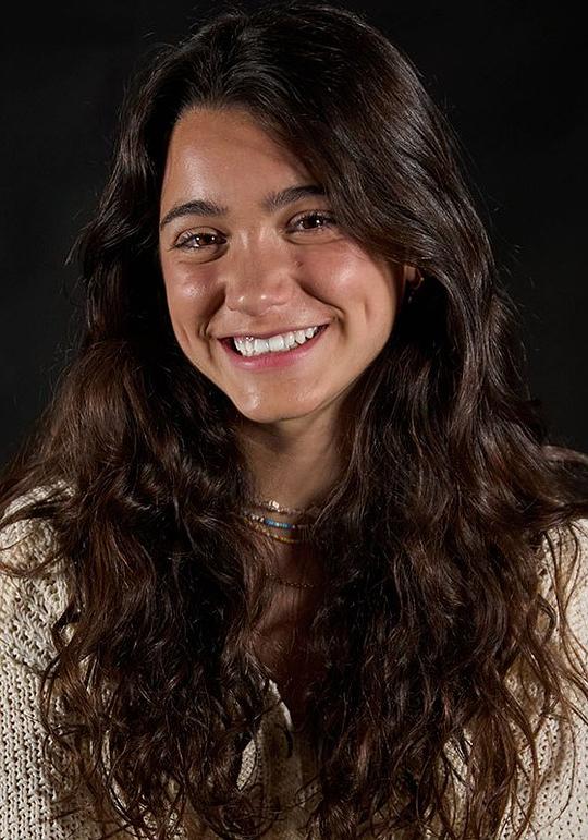 安德里亚·凡多斯 Andrea Fandos照片