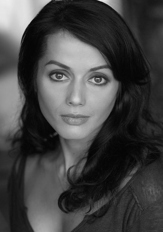 爱丽塔·阿察丽娅 Amrita Acharia照片