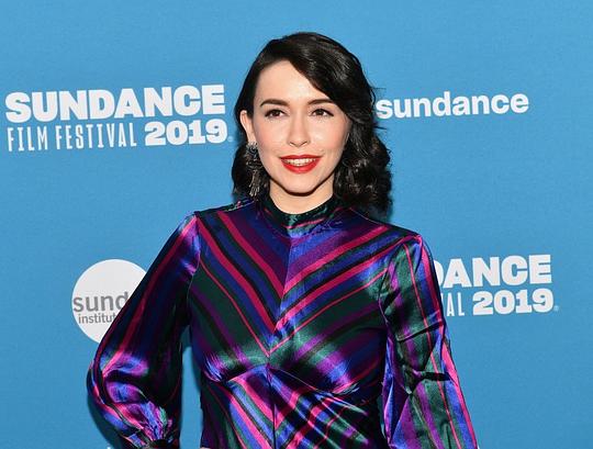 爱丽丝·沃丁顿 Alice Waddington照片