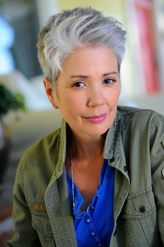 爱丽丝·桑多拉 Elise Santora照片