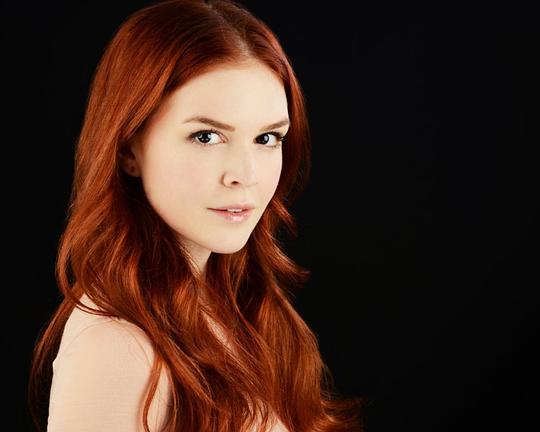 艾米莉·泰拉 Emily Tyra照片