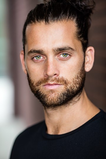 布拉德利·贾登 Bradley Jaden照片