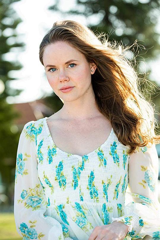 埃米莉·格鲁尔 Emily Gruhl照片