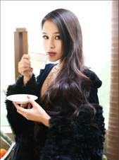 闫薇儿 Weier Yan照片