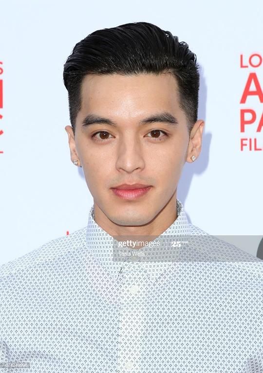 卡林·詹姆斯 Carlin James照片