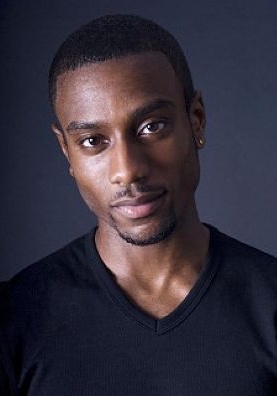 迈克尔·奥拜奥拉 Michael Obiora照片