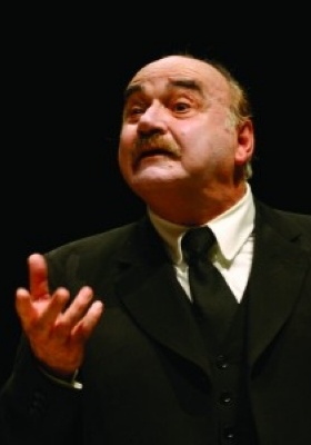 安东尼奥·萨利内斯 Antonio Salines照片