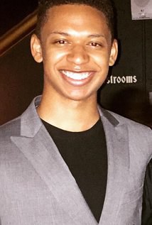 米迦·霍华德 Micah Howard照片