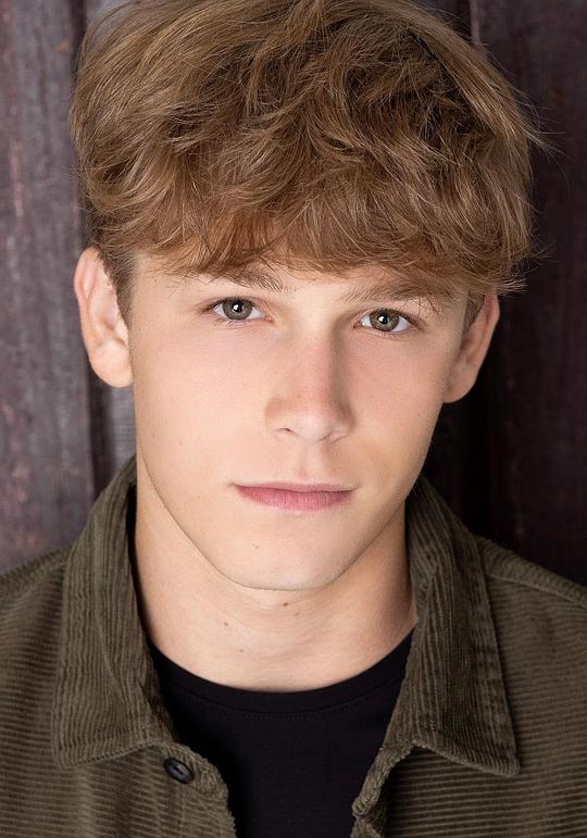 哈德森·米克 Hudson Meek照片