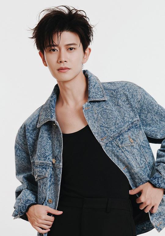 任嘉伦 Jialun Ren照片