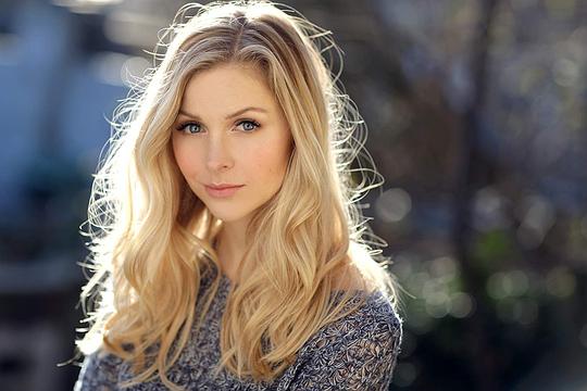 米兰达·亨妮莎 Miranda Hennessy照片