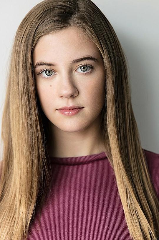 马洛里·贝克特尔 Mallory Bechtel照片