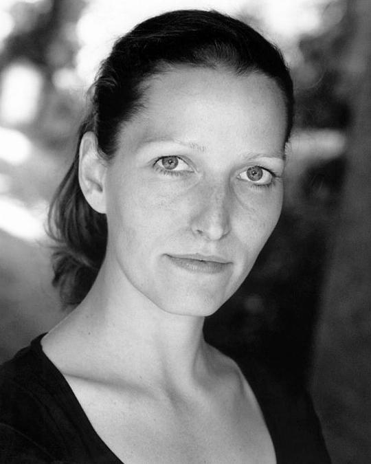 苏菲·劳顿 Sophie Laughton照片