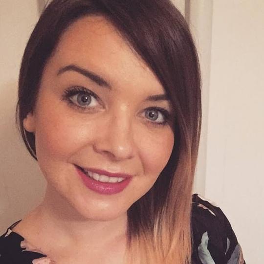 妮娅·梅迪·詹姆斯 Nia Medi James照片