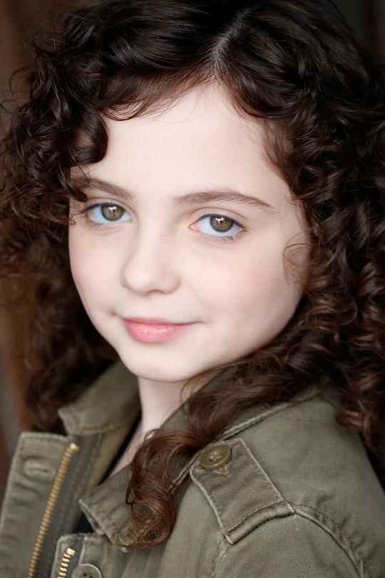 丽兹·科菲 Izzie Coffey照片